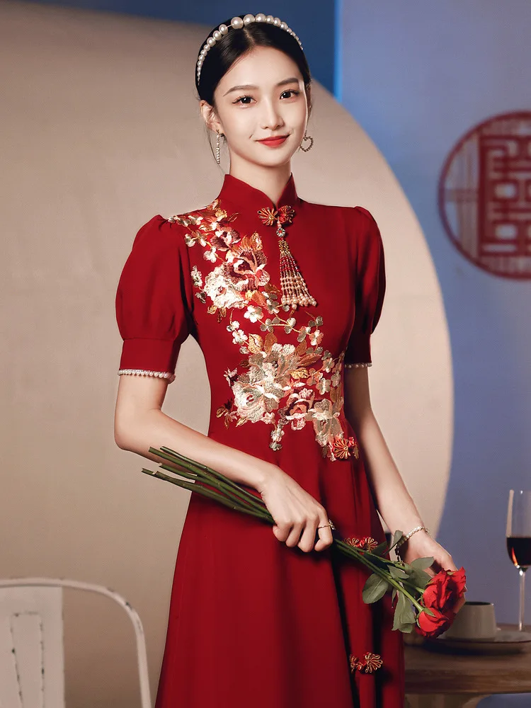 Çin İşlemeli düğün elbisesi Gelin Cheongsam Kadınlar için Şarap Kırmızı Mermaid Akşam Elbise Kostüm Qi Pao uzun elbise Zarif Görüntü 1